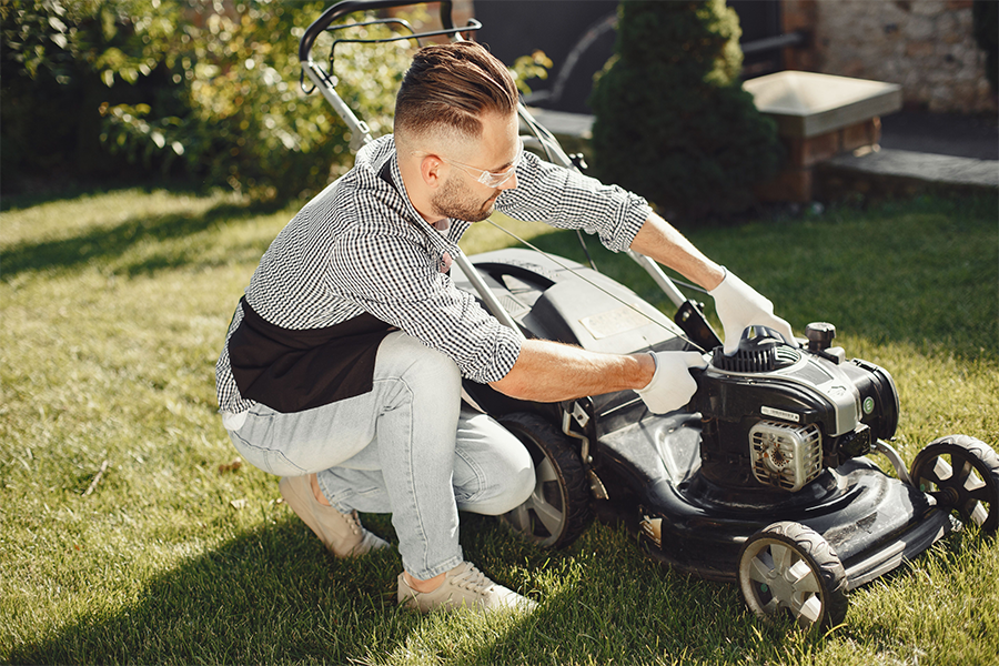 Preparing Your Petrol Lawnmower for Summer Use 