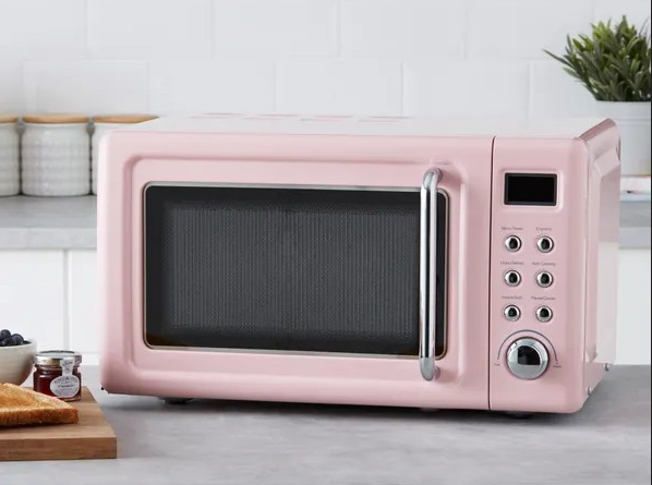 Hot Tips: What Not to Put in the Microwave 